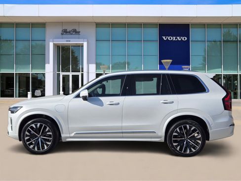 New 2026 Volvo XC90 T8 Ultra image 3