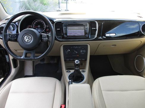 Used 2015 Volkswagen Beetle 1.8T FWD image 16
