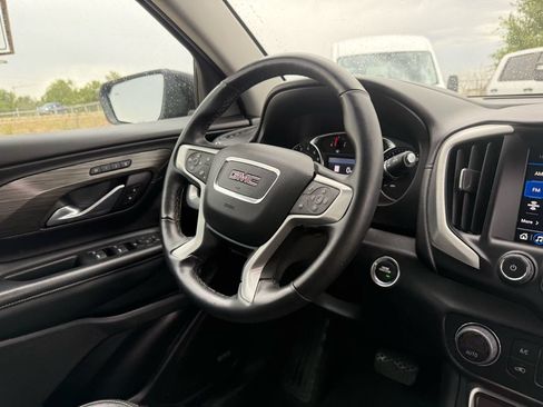 Used 2024 GMC Terrain SLT w/ Infotainment Package II AWD/4WD image 17