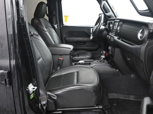 Used 2019 Jeep Wrangler Unlimited Sahara image 13