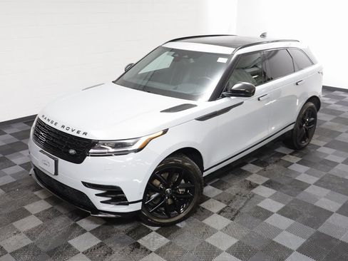 Used 2025 Land Rover Range Rover Velar Dynamic SE image 2