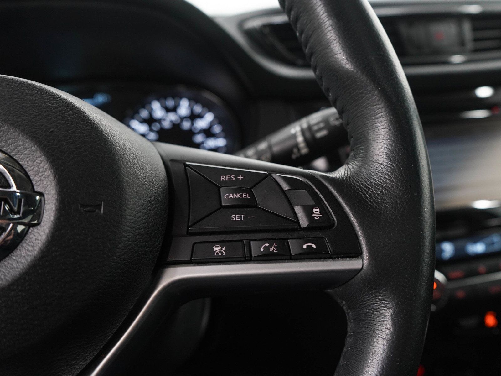 Used 2017 Nissan Rogue SL w/ SL Premium Package FWD image 28