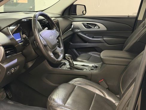 Used 2021 Chevrolet Traverse RS image 30