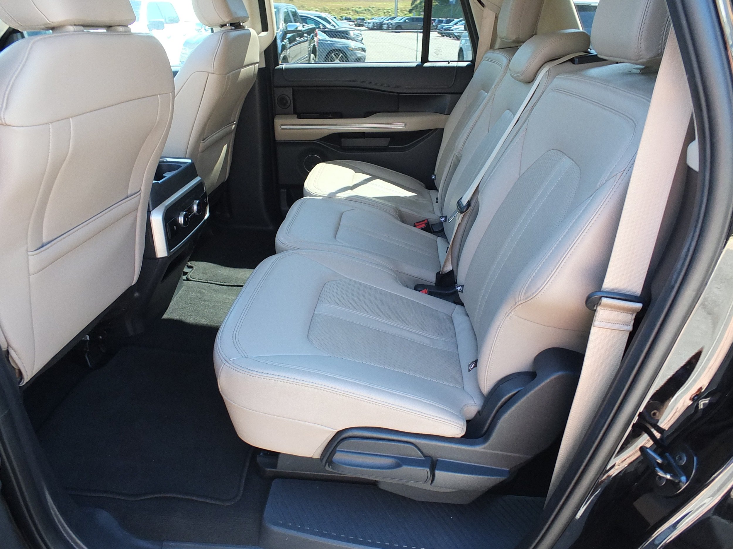 Used 2024 Ford Expedition Max Limited AWD/4WD image 13