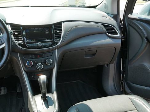 Used 2019 Chevrolet Trax LT w/ LT Convenience Package AWD/4WD image 21