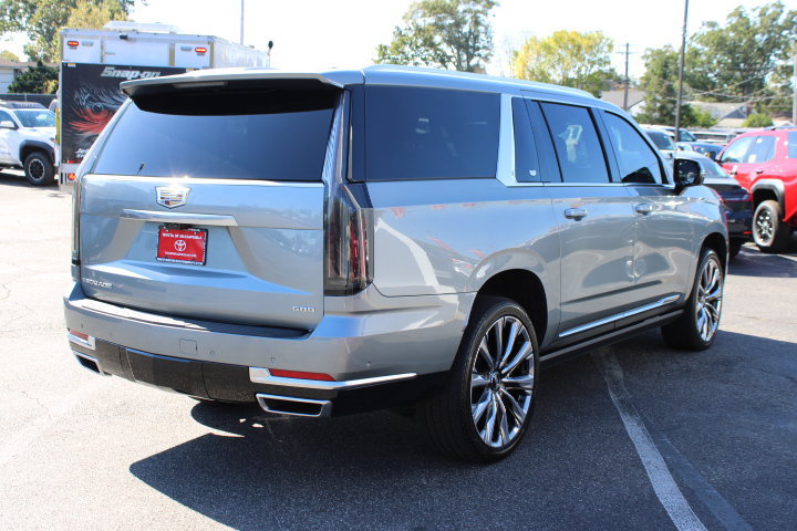 Used 2025 Cadillac Escalade ESV Premium Luxury w/ Touring Package AWD/4WD image 5