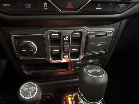 Used 2023 Jeep Wrangler Unlimited w/ Cold Weather Group image 43