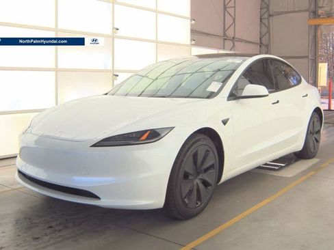 Used 2025 Tesla Model 3 Long Range image 1