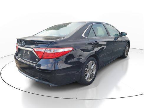 Used 2016 Toyota Camry SE image 7