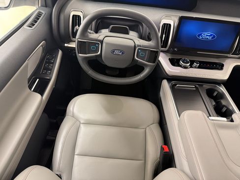 Certified 2025 Ford Expedition Max Active AWD/4WD image 4