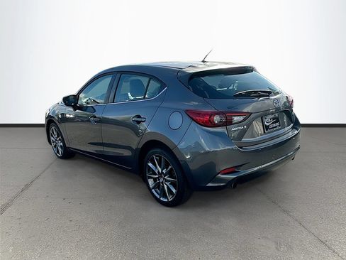 Used 2018 MAZDA MAZDA3 Touring FWD image 5