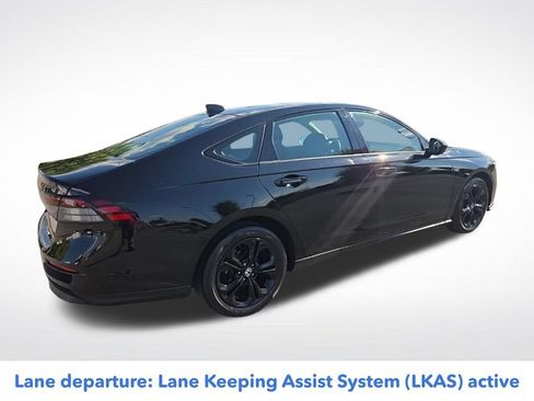 Used 2025 Honda Accord SE image 4
