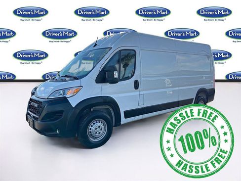 Used 2025 RAM ProMaster 2500 w/ Convenience Group FWD image 3