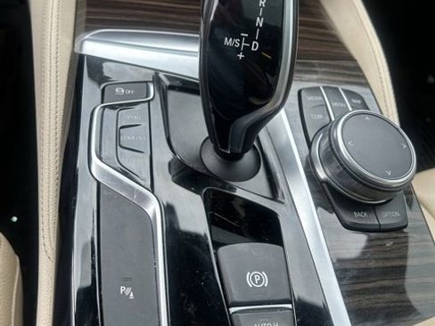 Used 2018 BMW 530i image 12