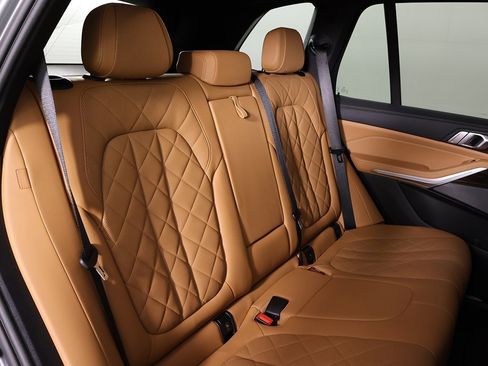 Used 2024 BMW X5 xDrive40i w/ Premium Package image 36