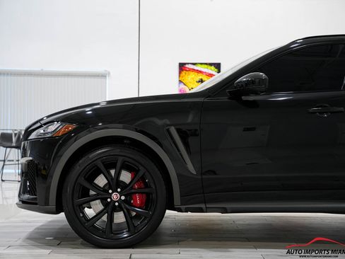 Used 2020 Jaguar F-PACE SVR image 14