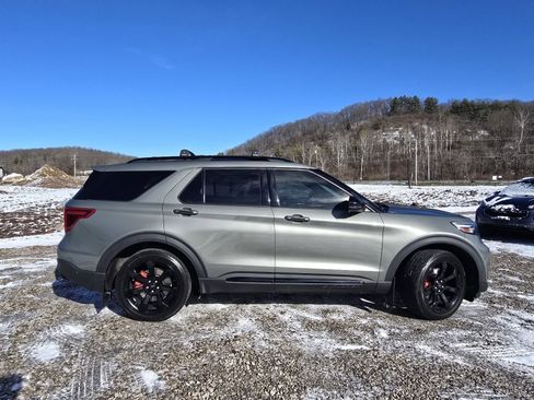 Used 2020 Ford Explorer ST w/ ST Street Pack image 17