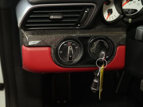 Used 2018 Porsche 911 Turbo image 21