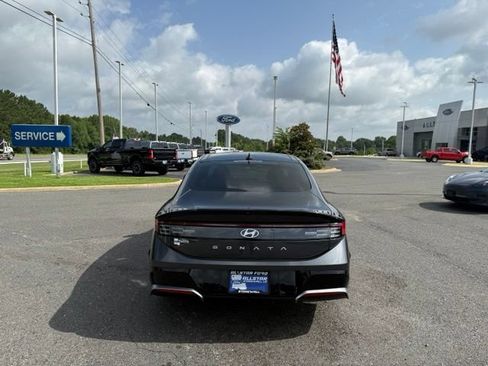 Used 2025 Hyundai Sonata SEL FWD image 5