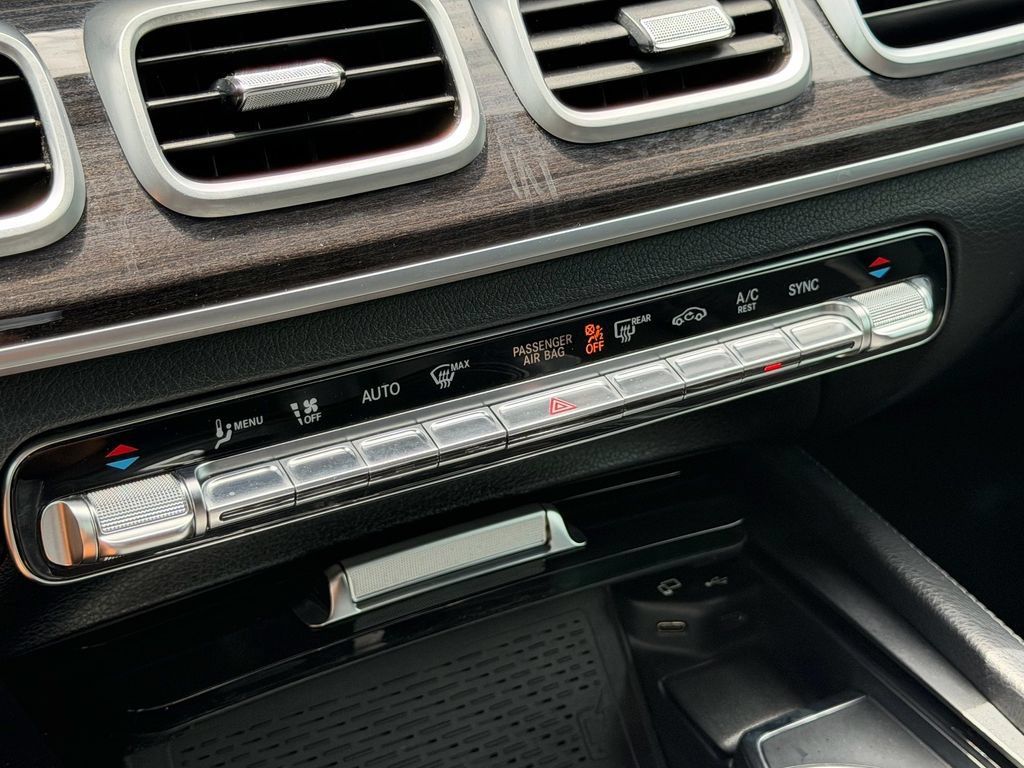 Used 2020 Mercedes-Benz GLE 350 w/ Premium Package image 25