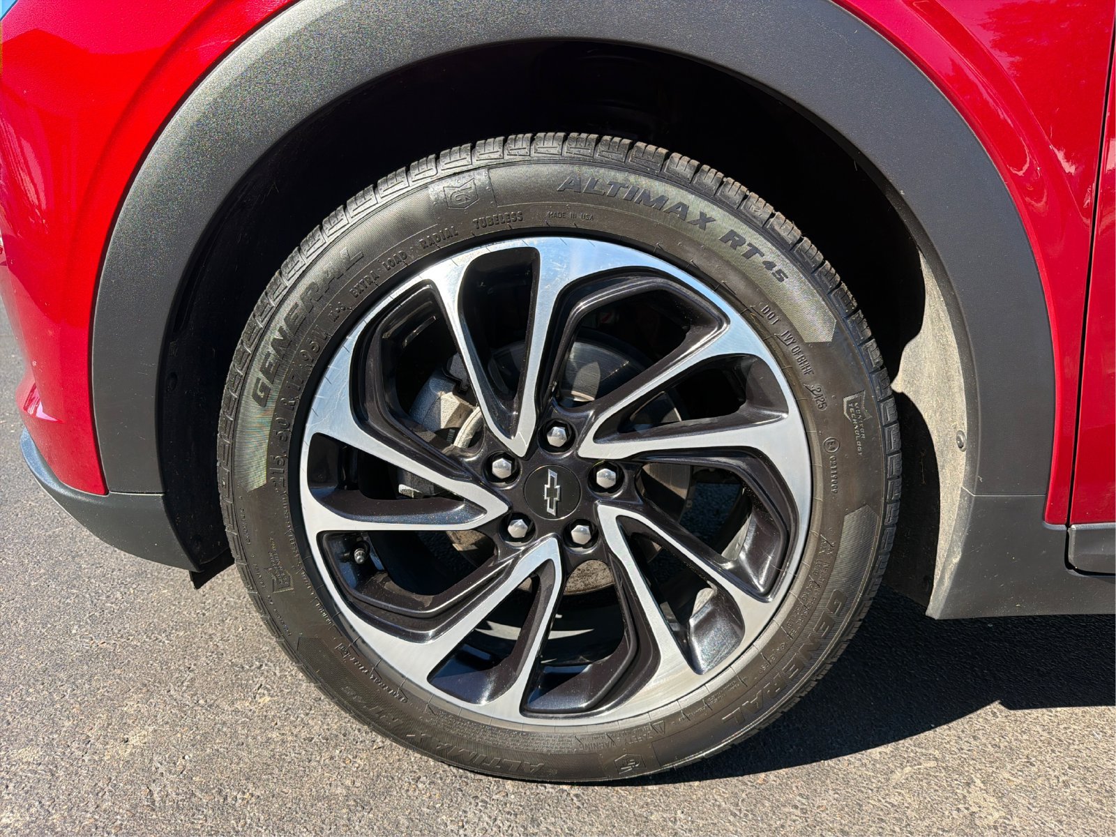 Used 2023 Chevrolet Bolt EUV Premier w/ Sun & Sound Package FWD image 25