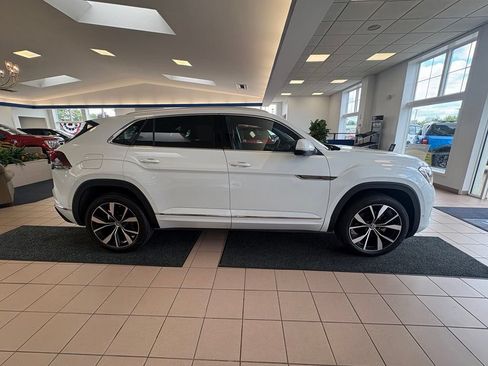 Used 2024 Volkswagen Atlas Cross Sport SEL Premium R-Line AWD/4WD image 6