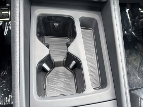 New 2026 Volkswagen Tiguan SE R-Line FWD image 25