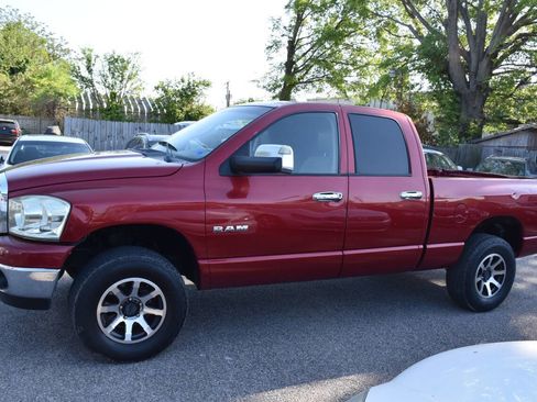 Used 2008 Dodge Ram 1500 Truck ST image 2