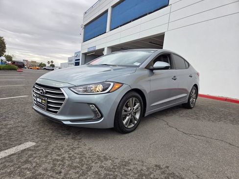 Used 2017 Hyundai Elantra SE w/ SE A/T Tech Package 03 FWD image 2