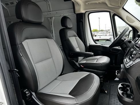 Used 2025 RAM ProMaster 2500 w/ Convenience Group FWD image 25