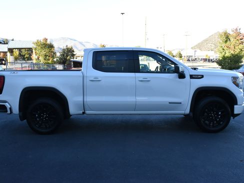 Used 2021 GMC Sierra 1500 Elevation w/ Preferred Package image 5