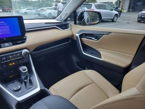 Used 2023 Toyota RAV4 XLE Premium image 23