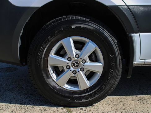 Used 2019 Mercedes-Benz Sprinter 2500 image 42