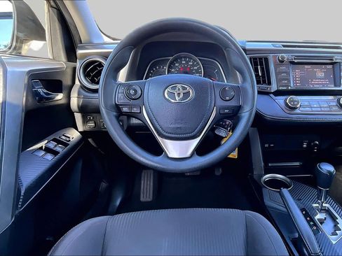 Used 2015 Toyota RAV4 XLE FWD image 5