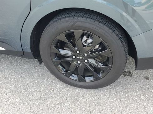 Certified 2024 Kia Carnival SX Prestige FWD image 5