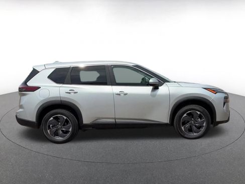 Used 2025 Nissan Rogue SV FWD image 16