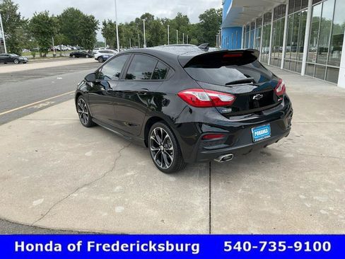 Used 2019 Chevrolet Cruze Diesel w/ Sun And Sound Package FWD image 3