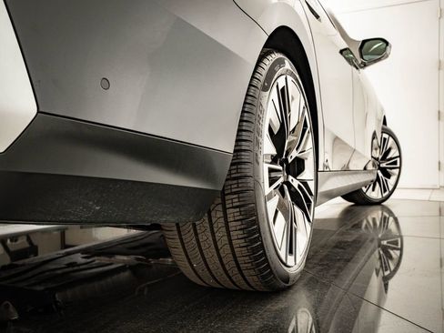 Certified 2025 BMW 530i xDrive image 54