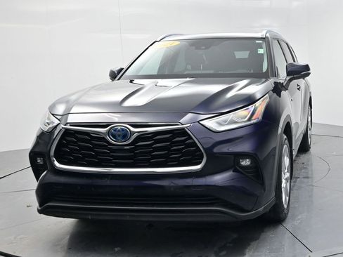 Used 2021 Toyota Highlander Limited image 3