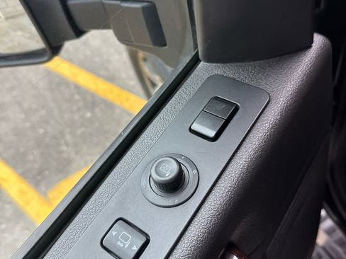 Used 2015 Ford F350 Platinum w/ FX4 Off-Road Package image 17