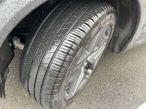 Used 2025 Ford Explorer ST-Line w/ ST-Line Street Pack image 11