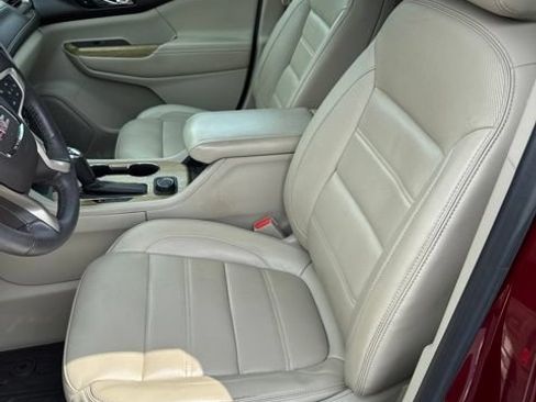 Used 2018 GMC Acadia Denali w/ Technology Package AWD/4WD image 5