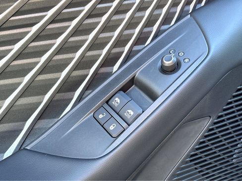 Used 2025 Dodge Charger R/T w/ Sun & Sound Package image 20