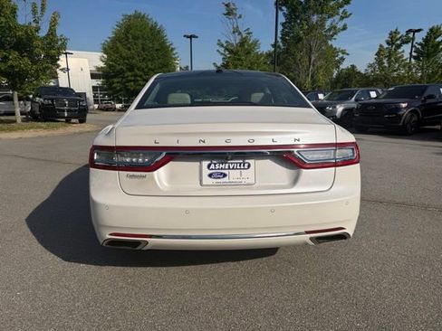 Used 2017 Lincoln Continental Select w/ Climate Package AWD/4WD image 4