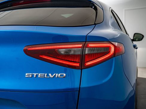 Used 2019 Alfa Romeo Stelvio Ti Lusso w/ Quick Order Package 22X Lusso AWD/4WD image 15