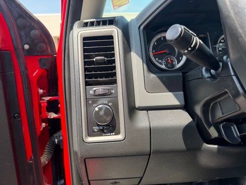 Used 2017 RAM 2500 Tradesman w/ Chrome Appearance Group AWD/4WD image 27