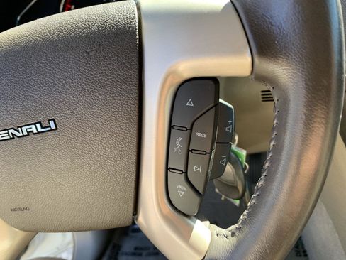 Used 2014 GMC Acadia Denali image 21