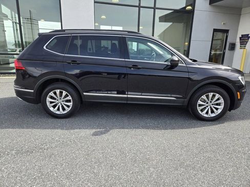 Used 2018 Volkswagen Tiguan SE image 2