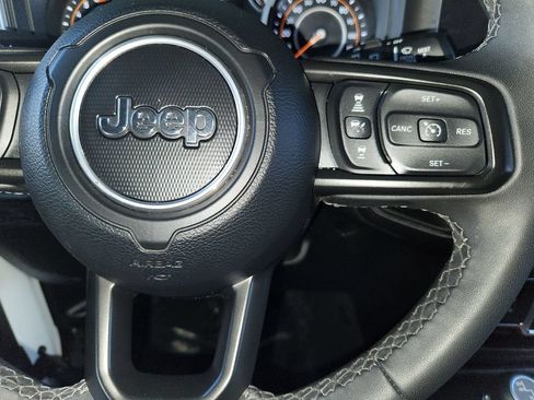 Used 2025 Jeep Wrangler Unlimited Sport AWD/4WD image 26