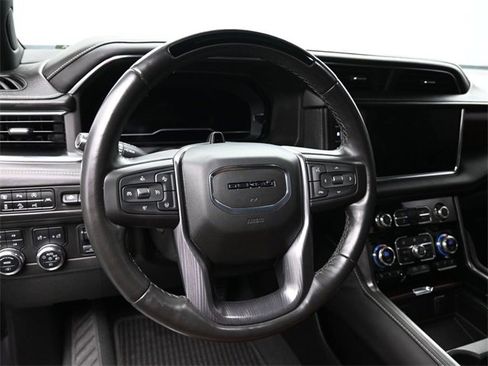 Used 2023 GMC Yukon Denali Ultimate image 14